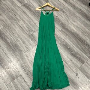 Elegant Green Pleated Dress